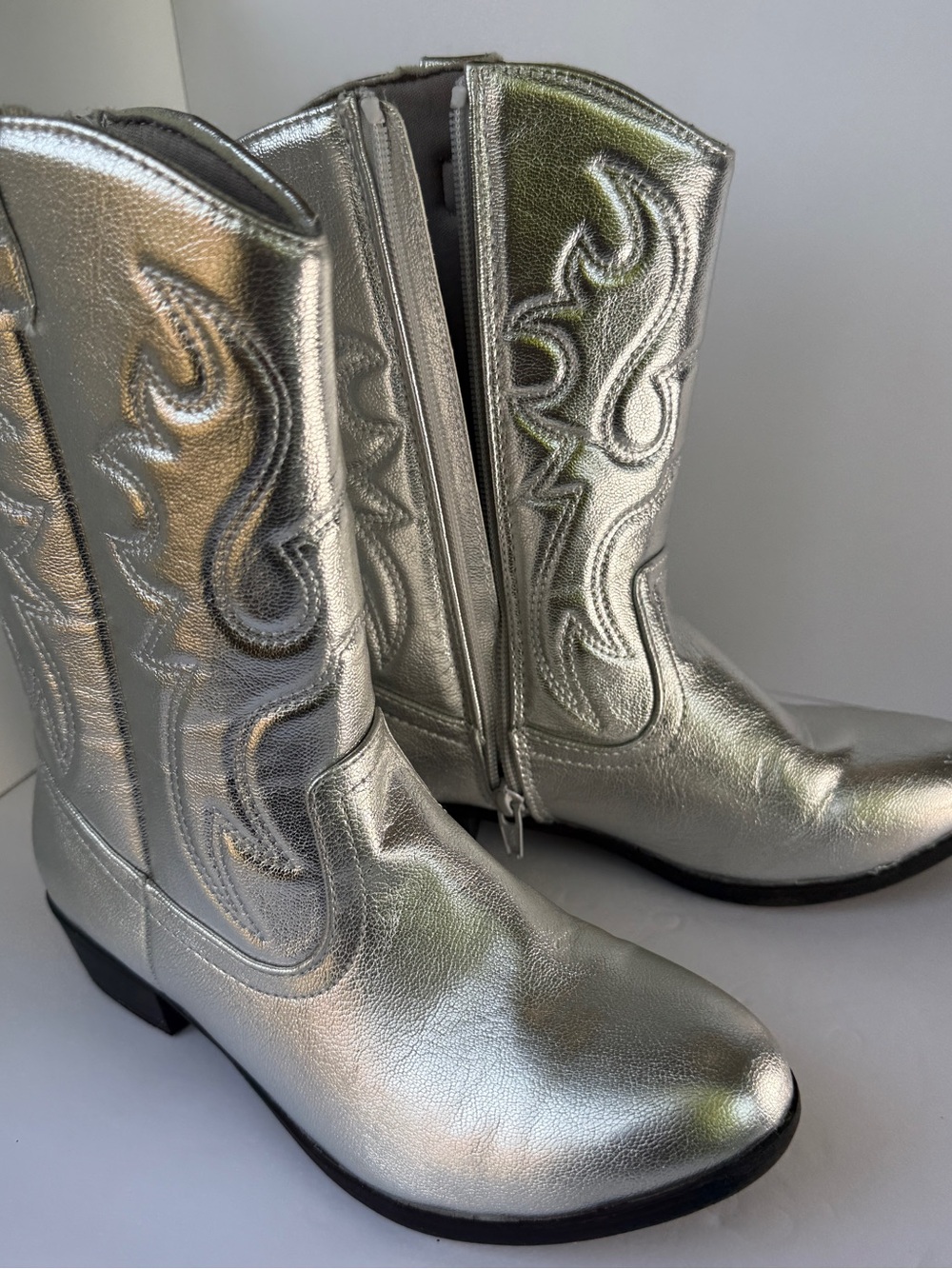 Sonoma Goods For Life Parkerr Kids Western boots girls US size 4 Great Condition